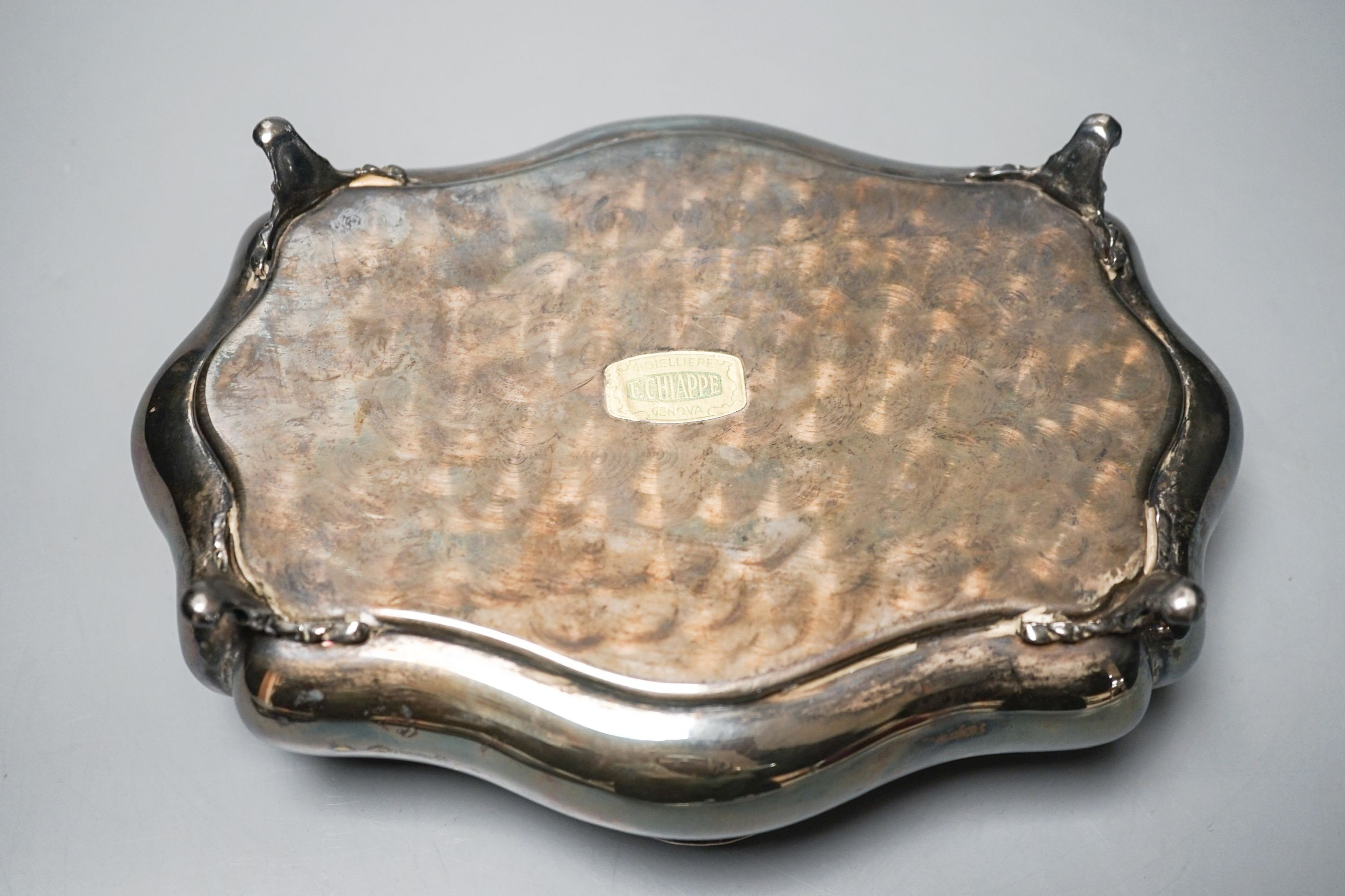 A 20th century Italian 800 standard white metal trinket box, once belonging to Arabella Churchill, 22cm.